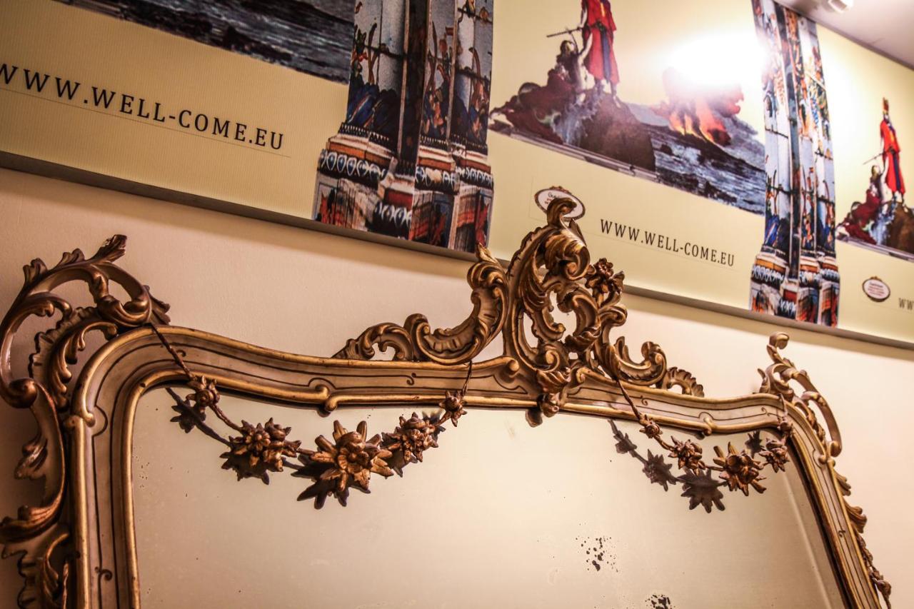 Well Come - Palazzo Reale Ξενοδοχείο Νάπολη Εξωτερικό φωτογραφία
